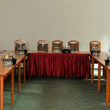 Hotel Weisser Schwan Ерфурт Екстериор снимка