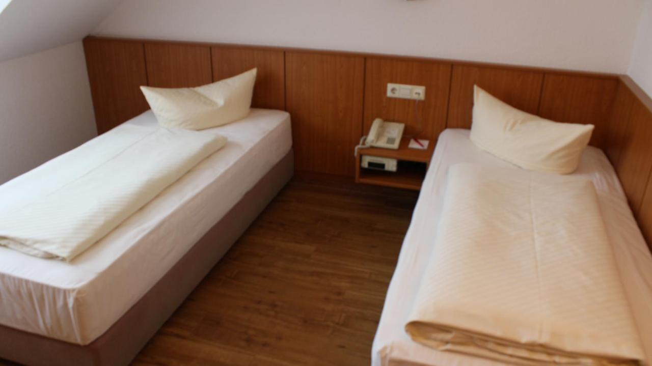Hotel Weisser Schwan Ерфурт Екстериор снимка