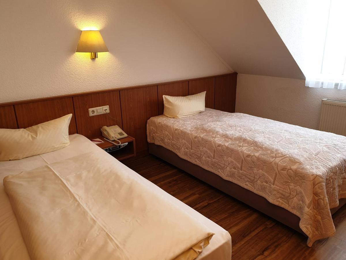 Hotel Weisser Schwan Ерфурт Екстериор снимка