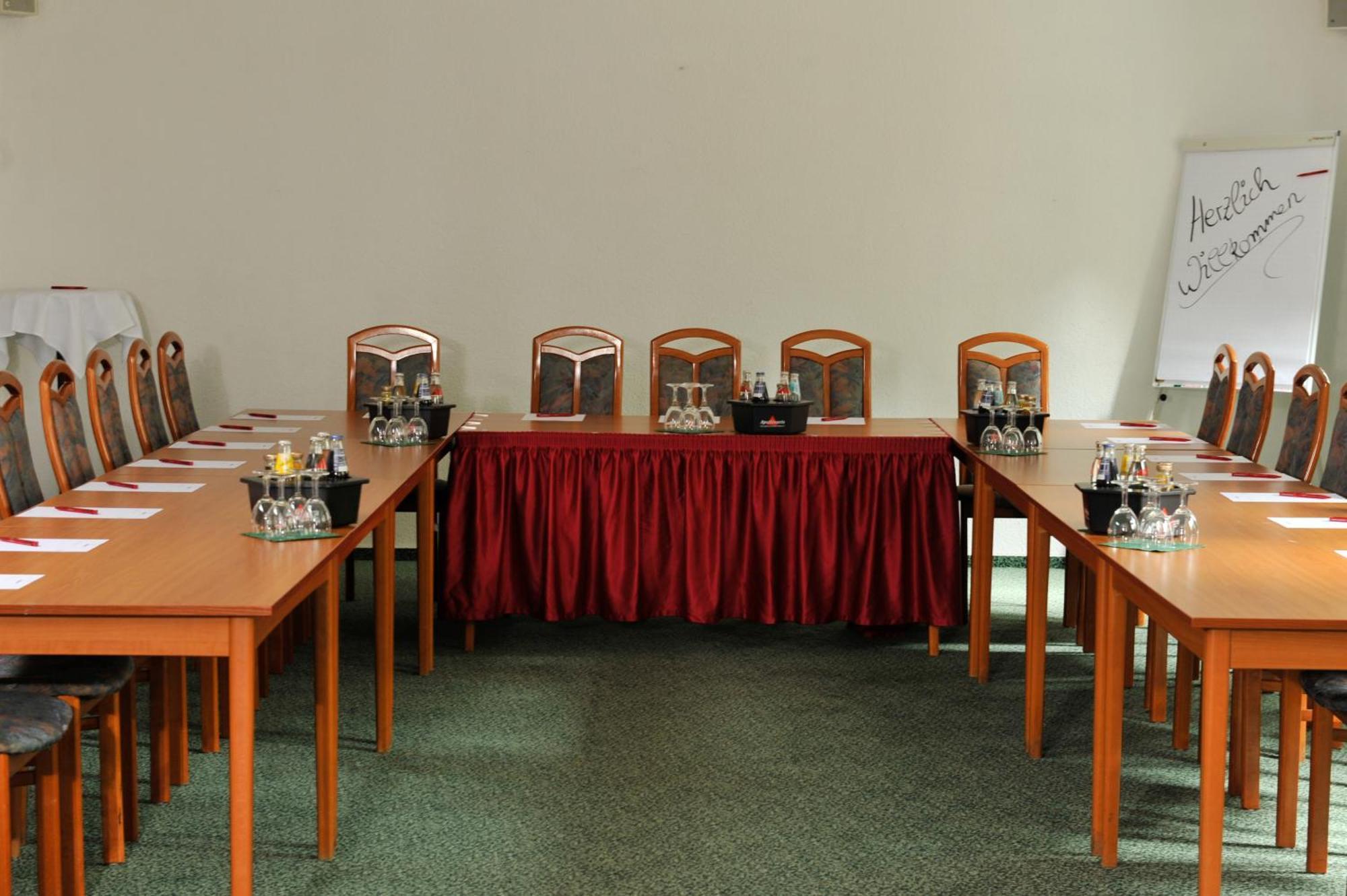 Hotel Weisser Schwan Ерфурт Екстериор снимка