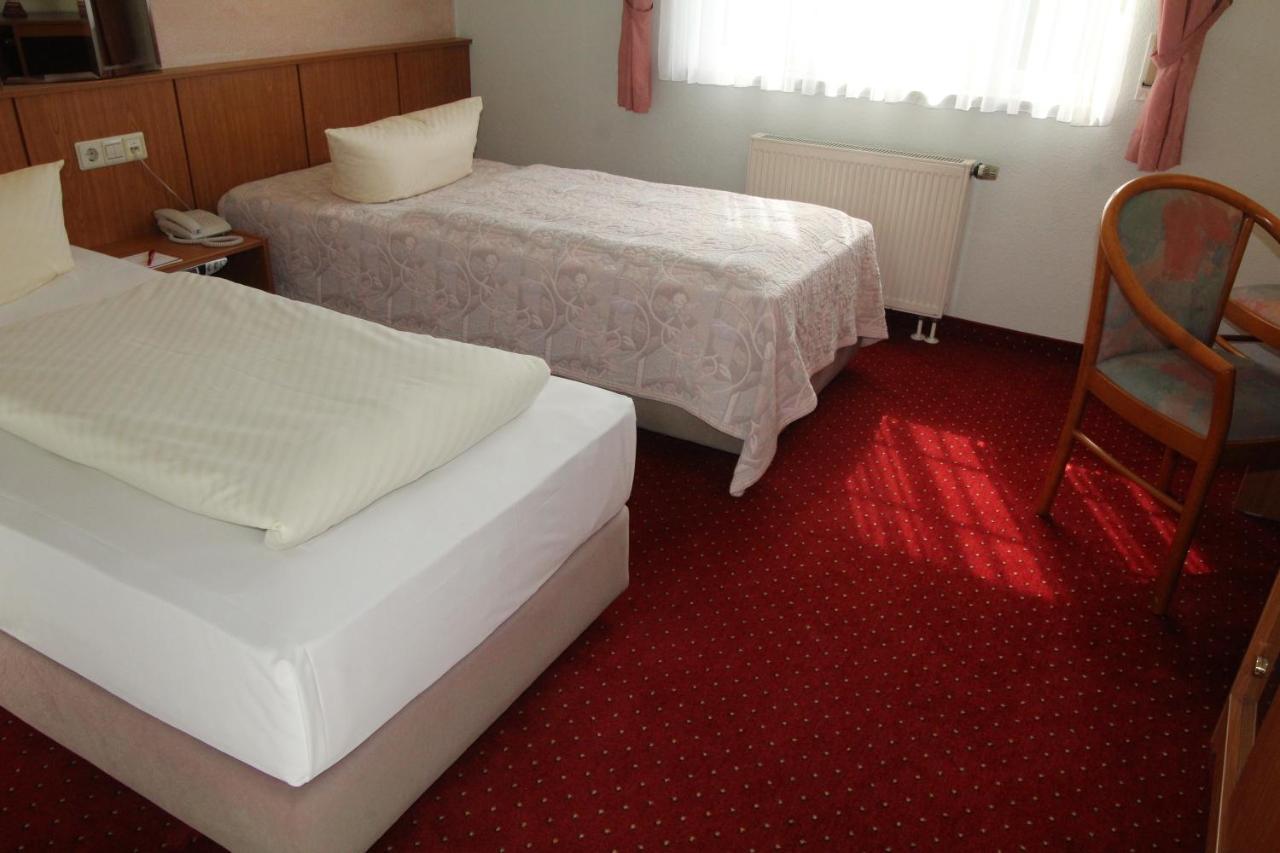 Hotel Weisser Schwan Ерфурт Екстериор снимка
