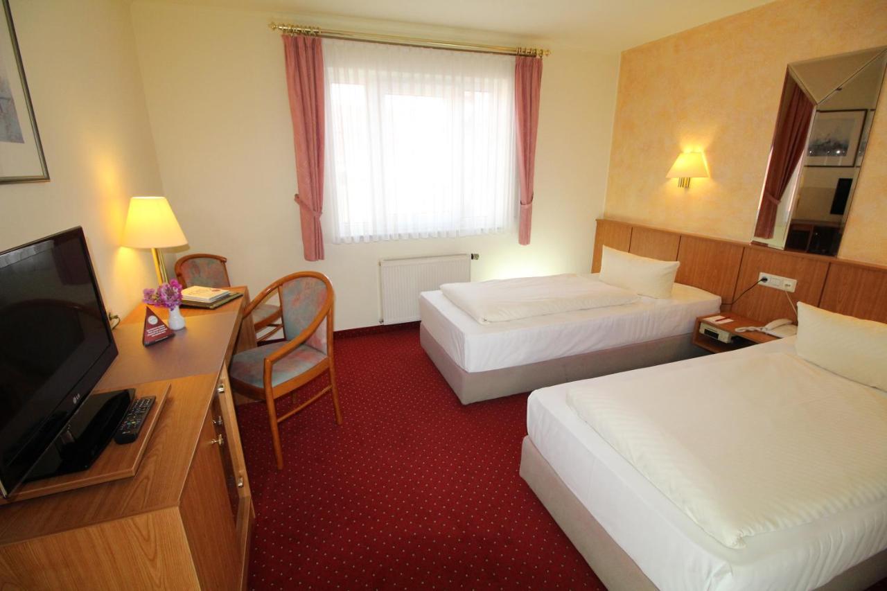 Hotel Weisser Schwan Ерфурт Екстериор снимка