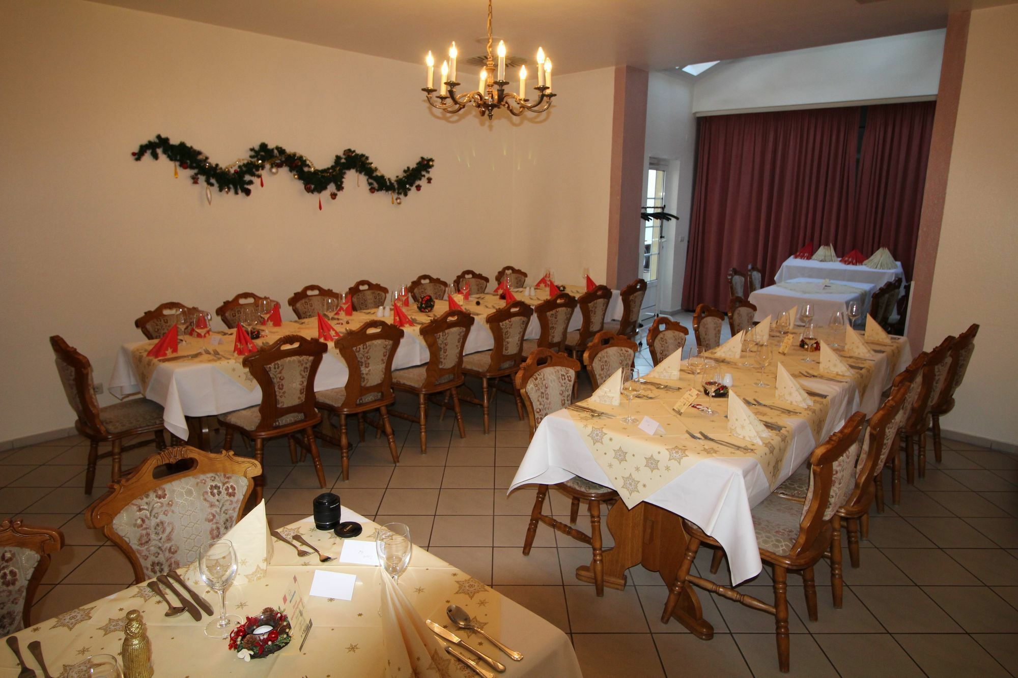 Hotel Weisser Schwan Ерфурт Екстериор снимка