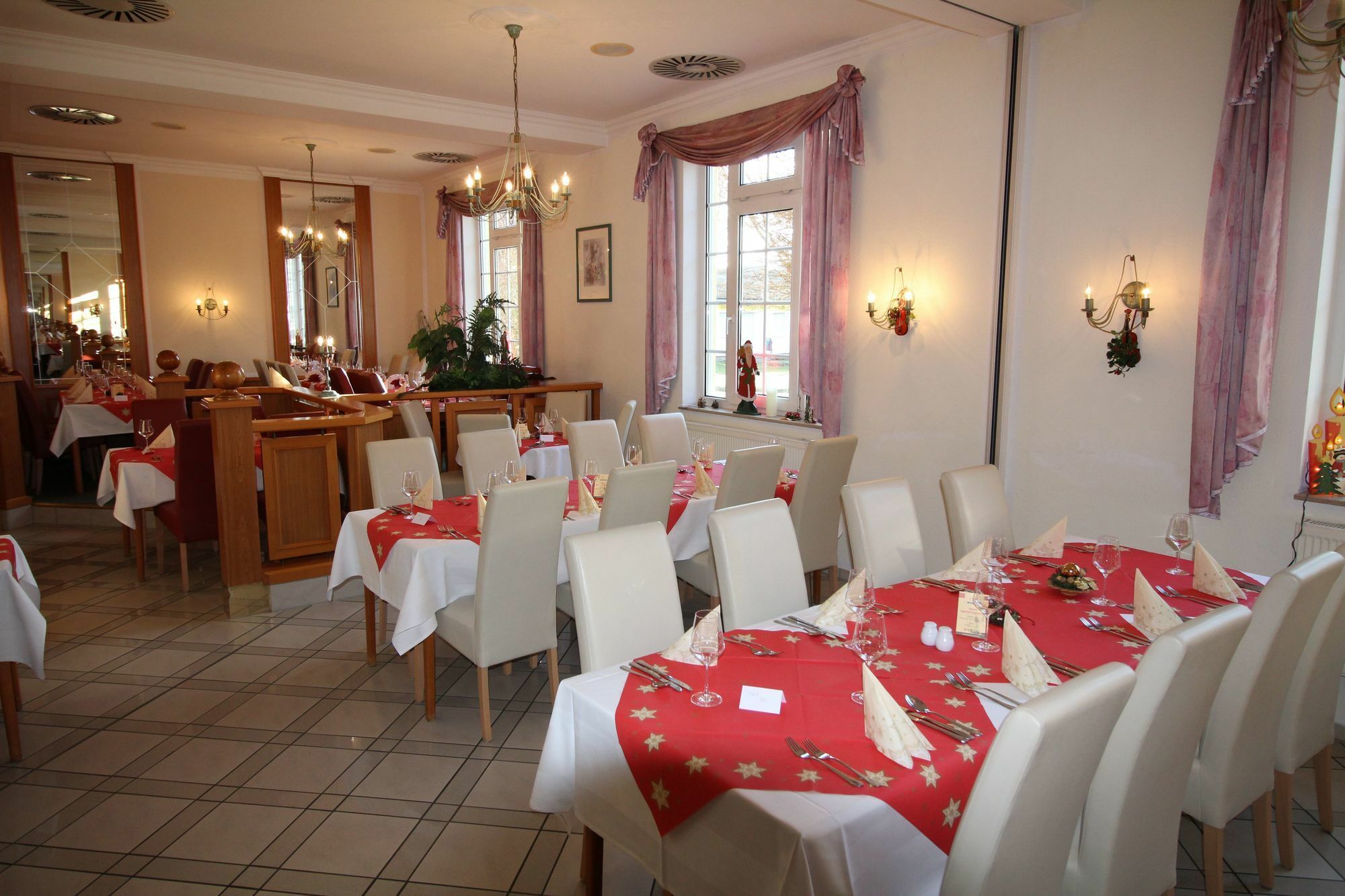 Hotel Weisser Schwan Ерфурт Екстериор снимка